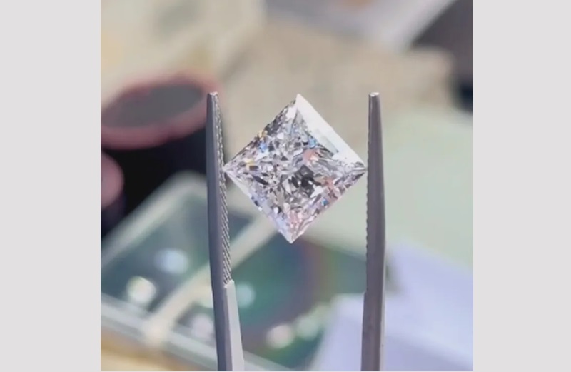 AEAW IGI Certified Lab Grown Diamond 8Ct