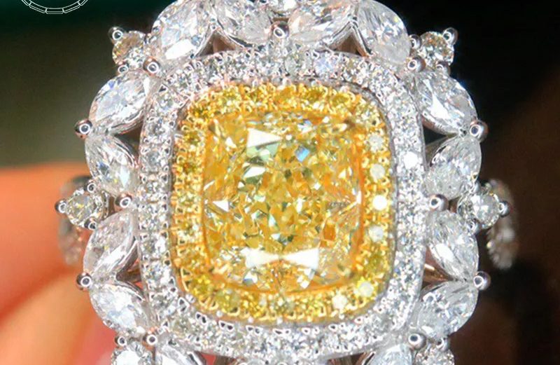 Aazuo Luxury Jewelry, Real Yellow Diamonds 3.5ct, 18K White Gold, Big Square Ring